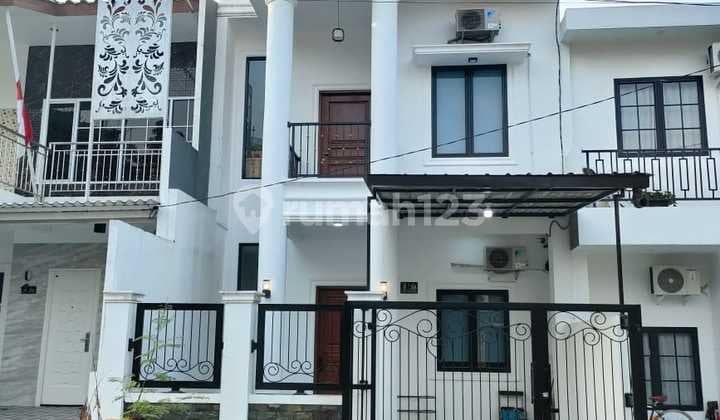 Rumah Baru Selesai di Bangun 2 Lantai SHM Taman Tampak Siring Sentul City Bogor