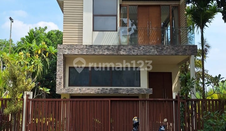 Luxurious 2-Story Fully Furnished Freehold House with Spacious Garden Located in Bukit Golf Hijau Cluster, Sentul City Bogor