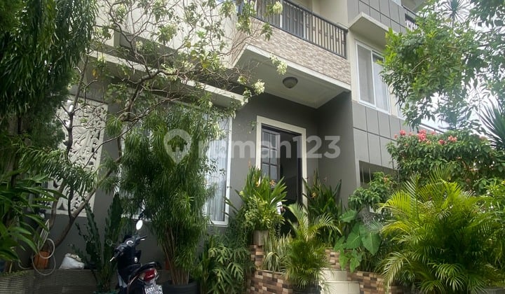 Rumah 3 Lantai Dengan View 360 Derajat Siap Huni Dengan Private Pool, Shm, Di Cluster Bali Hill Sentul City Bogor