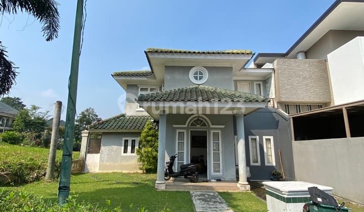 Rumah 2 Lantai dengan Banyak Kamar SHM di Cluster Bukit Golf Hijau Sentul City Bogor