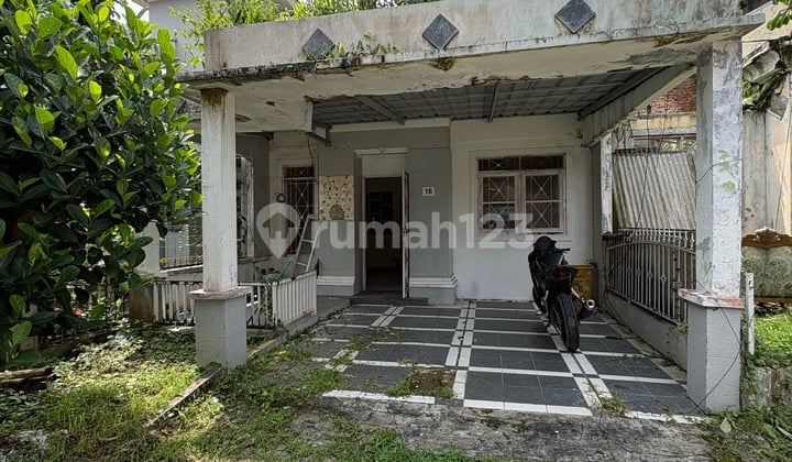 Rumah 1 Lantai Minimalis Butuh Renovasi SHM di Cluster Taman Besakih Sentul City Bogor