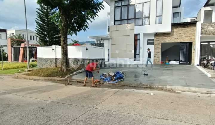 Rumah Hook Siap Huni 2 Lantai dengan Private Pool View Gunung Dekat ke Jungleland di Cluster The Atmosphere Sentul City Bogor