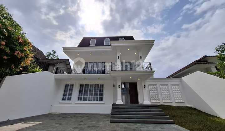 Rumah Mewah dengan Private Pool dan Rooftop SHM di Cluster Mediterania Golf Hill Sentul City Bogor
