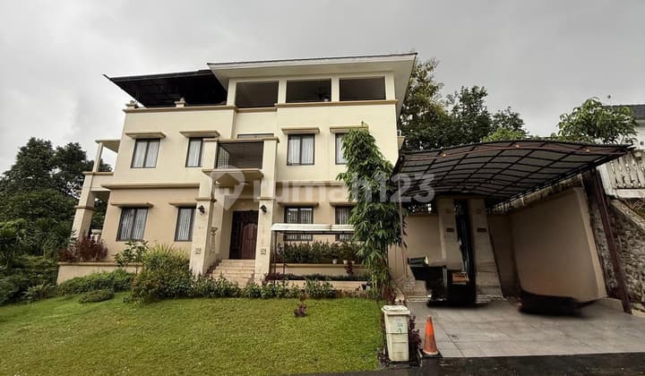 Rumah Hook dengan Rooftop View Gunung di Cluster Country Wood Sentul City Bogor