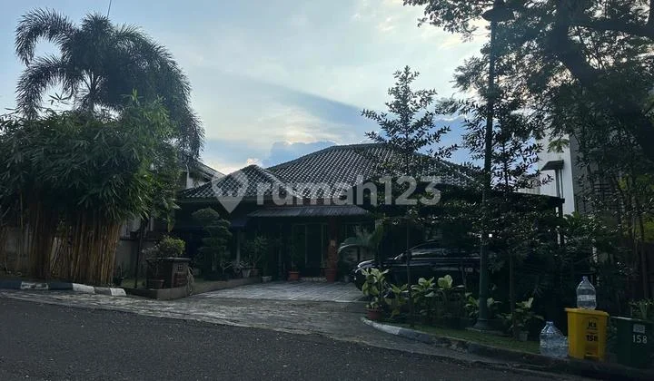 Rumah 2 Lantai dengan Halaman Belakang Luas SHM di Boulevard Cluster Bukit Golf Hijau Sentul City Bogor