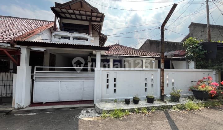 Rumah Siap Huni Di Pluto Selatan Dekat Dengan Mesjid Dan One Gate System