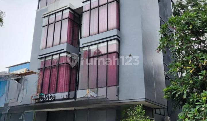 For Sale: 4-Story Studento Boarding House with 18 Rooms, Strategically Located in Foresta BSD City - Hlefb