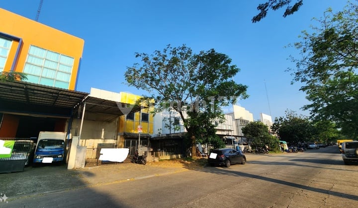Disewakan Gudang di Taman Tekno BSD, Tangerang Selatan 564 m - Byn Efas