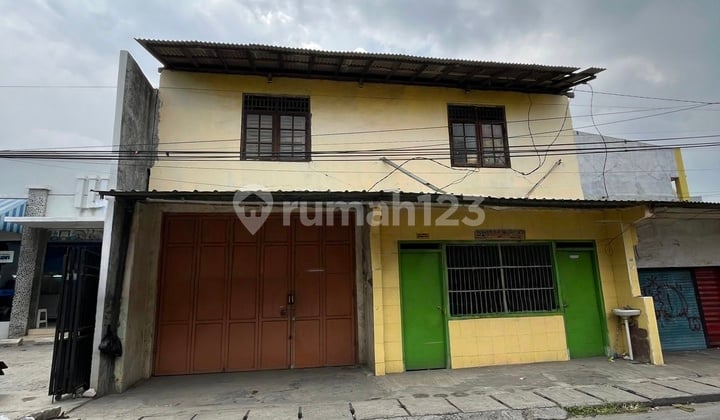 Rumah Usaha Plus Tempat Tinggal yang Layak Dipertimbangkan. Berlokasi di Jalan Raya Kunciran Dekat ke Alam Sutera, Gading Serpong, Dekat Tol ke Jakarta. Bebas Banjir bisa untuk Usaha, Workshop