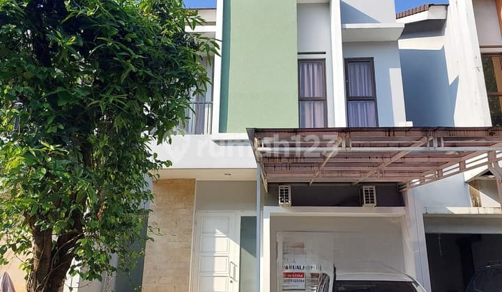 Ex Kost!! Rumah Depan U M N Gading Serpong. Strategis!