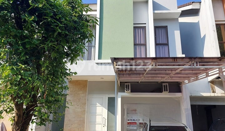 Ex Kost!! Rumah Depan U M N Gading Serpong. Strategis!