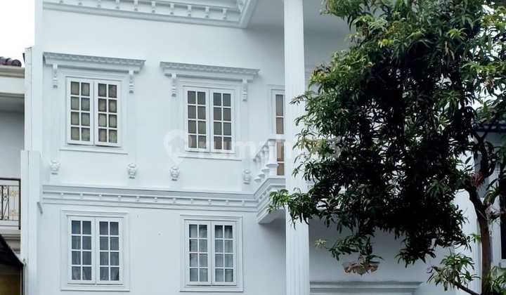 Dijual Rumah 2 lantai Semi Furnish siap huni di Cluster Picardie Modernland - Lelyefa