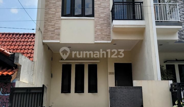 Rumah Minimalis murah, Bagus, 2 Lantai di Sukapura, Pegangsaan Dekat Kelapa Gading. Lokasi Strategis..