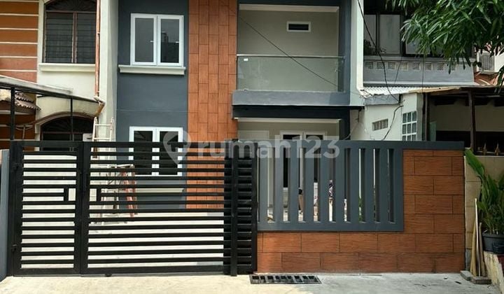 Rumah Baru Renovasi Bagus, Nyaman di Janur Hijau, Kelapa Gading