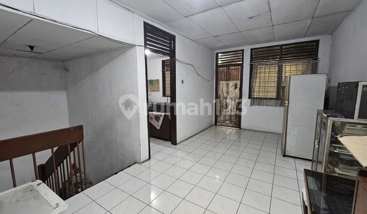 Rumah Tua Murah Hitung Tanah di Kelapa Gading
