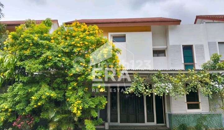 Dijual cepat rumah di lingkungan tenang di Jakarta Garden Vity