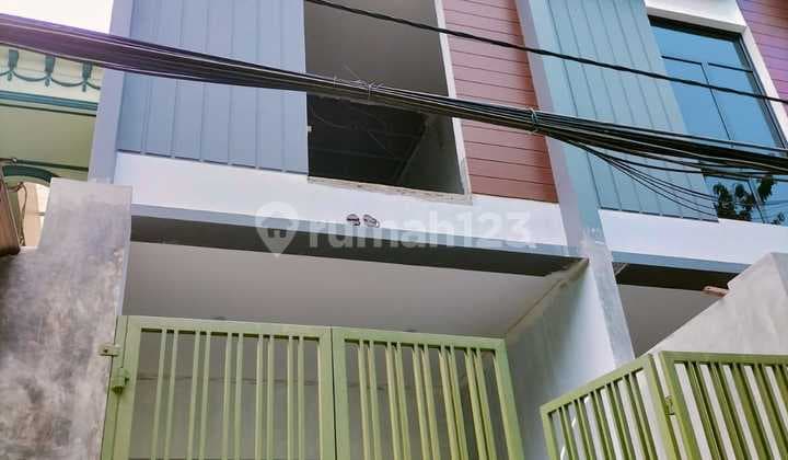 Rumah baru 4,5 Lantai di Jelambar Jakarta barat