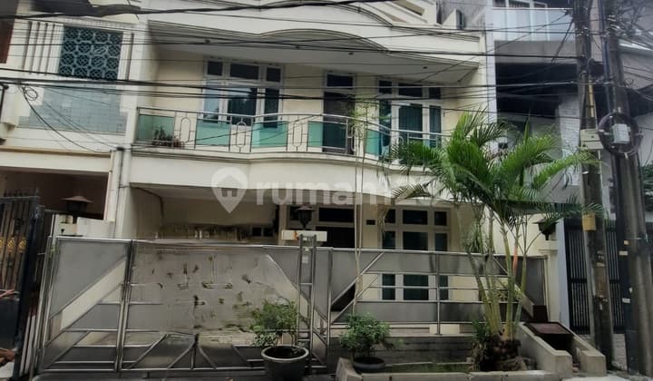 Ready-to-Live House in Green Ville