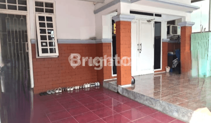RUMAH GRIYA LOKA, BSD CITY, SANGAT STRATEGIS, TERAWAT DAN SIAP HUNI