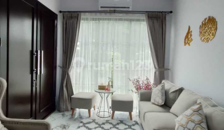 Azura House @ Vanya Park, Sangat Strategis, Full Renov, Jual Cepat