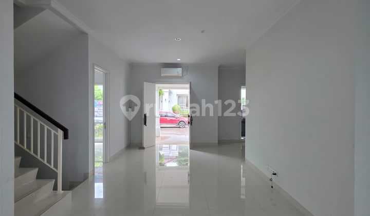 Rumah Hook Depan Clubhouse Harga Miring