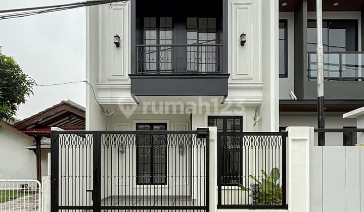 2-Story Ready-to-Occupy House in Griya Loka Bsd City, Near Schools & Toll Road