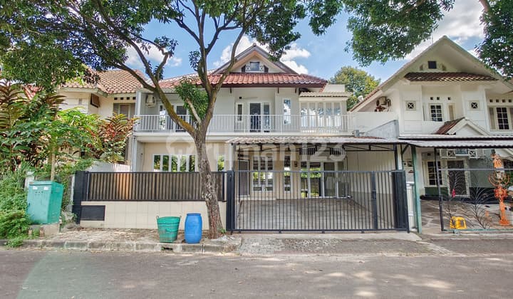 Two-Story House in Giri Loka BSD City, Ready to Occupy, Near Toll Road, Mall, and University.