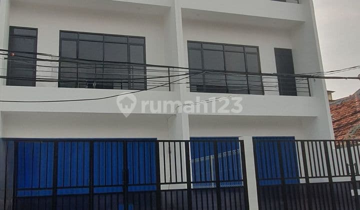 3-Storey Shophouse in Dwiwarna Area...