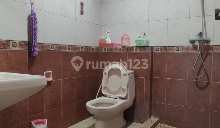 Rumah Hoek 2,5Lt Daerah Tamansari Kebunjeruk Jakbar...