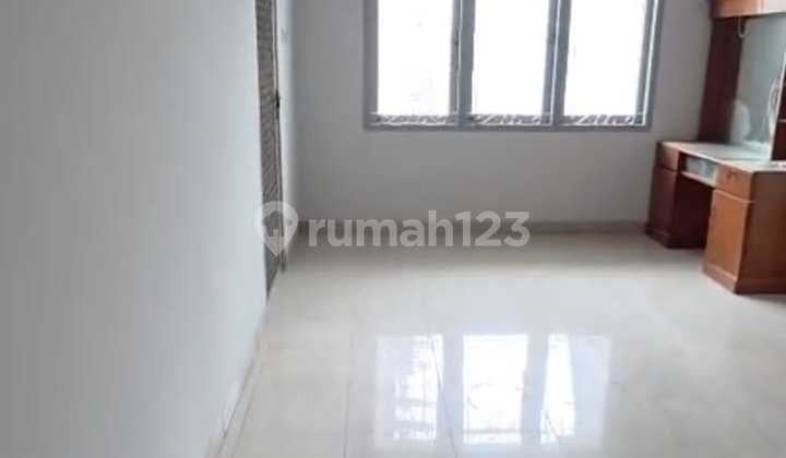 Rumah 3Lt Daerah Glodok Kemurnian Jakbar