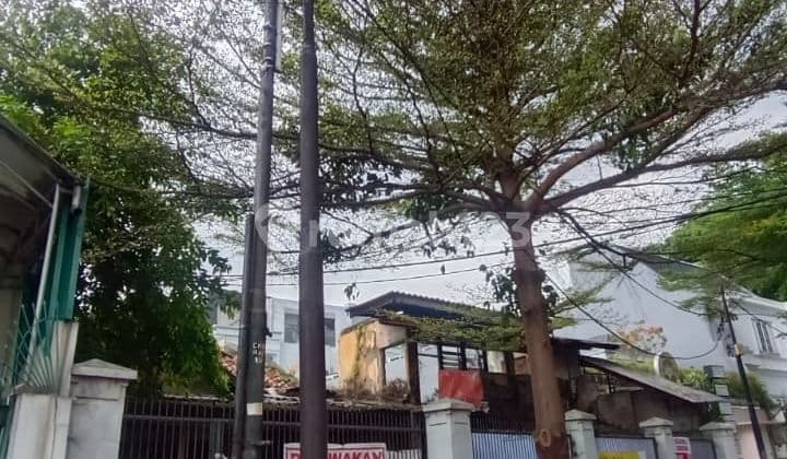 Dijual Rumah Tua di Menteng Lingkungan Elit