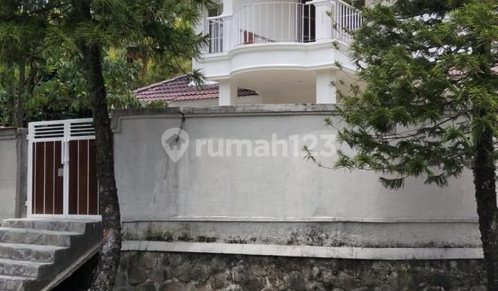 Dijual Rumah Cantik Sejuk di Sentul