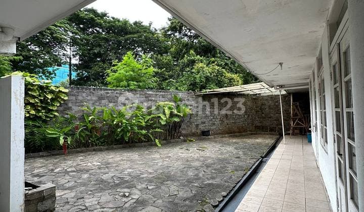 Rumah Menteng Klasik Area Tenang