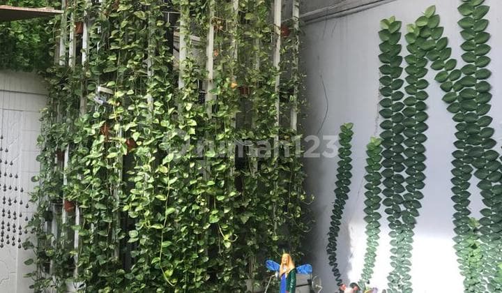 Dijual Rumah Siap Huni 2 Lantai Swimming Pool