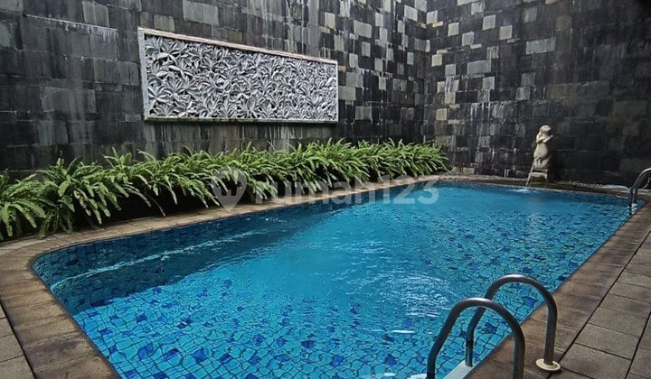 Disewkan Rumah Siap Huni 2 Lantai Semi Furnish