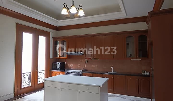 Disewakan Rumah Cantik Dan Siap Huni Di Menteng