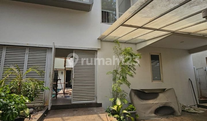 Disewakan Rumah Siap Huni Semi Furnished Area Senopati