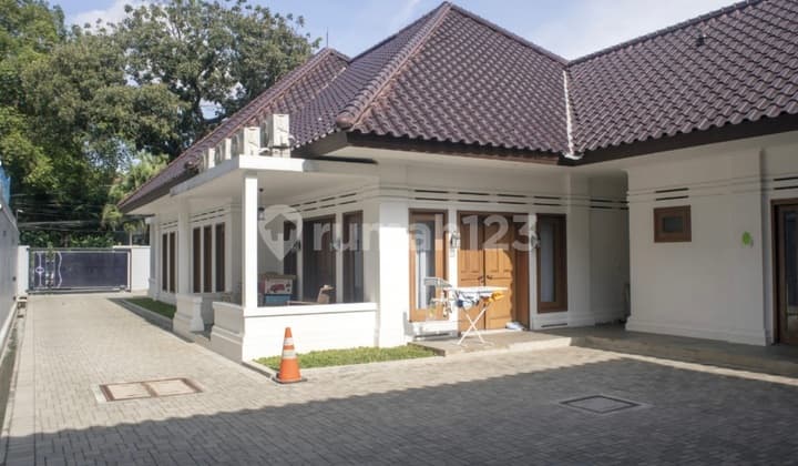 Dijual Rumah CAntik dan Mewah Di Menteng