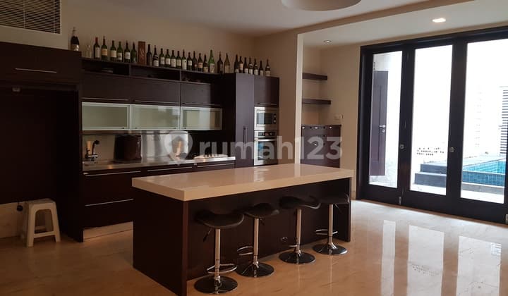 Dijual Rumah Cantik Siap Huni, Swimming Pool