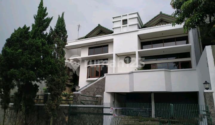 Rumah Siap Huni Bersih Terawat di Perumahan Elite Setraduta Nyaman