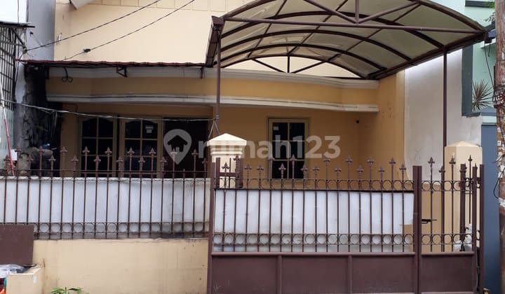 Duri Kepa, Rumah 1,5 Lantai Uk.6x15 Hadap Utara Jalan 2 Mobil Lega