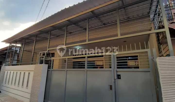 Kemanggisan, 2-Storey House Size 8.5 x 16 East-Facing, Single Car Access Road