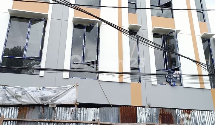 Duri Kepa, Flood-Free, Indent New 3-Story House Size 4 x 13, South-Facing