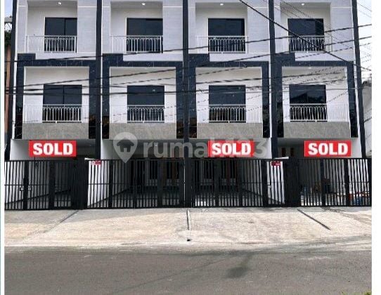 Tanjung Duren, Sisa 1 Unit Rumah Baru 3 Lantai Uk.3,5 X 19 Hadap Utara, Jalan 3 Mobil