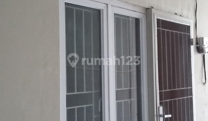 Duri Kepa, Rumah Petak 3 Lantai Uk. 4 X 12 Hadap Timur, Akses Jalan Motor, Aman