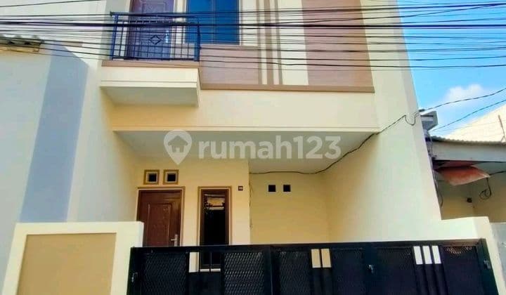 Duri Kepa, New 3-Story House Size 4.8 x 13, South Facing, 1 Car Access Road
