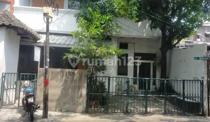 Mangga Besar, Selling Cheap at NJOP Price, 2-Story House Size 10 x 11.6, Access for 2 Cars