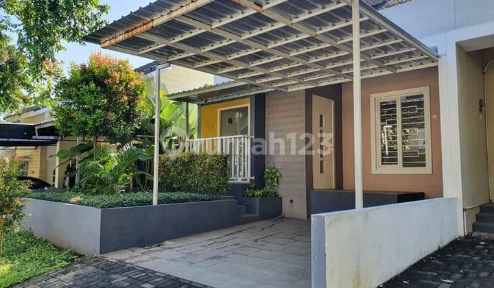 House Near Lake BSB City In Graha Taman Pelangi BSB City