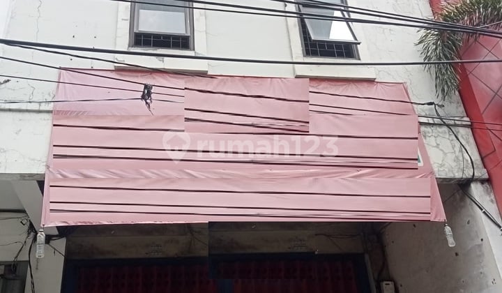 For Rent: Shop House on Kapasan Street, Simokerto, Surabaya For Rent: Shop House on Kapasan Street, Simokerto, Surabaya