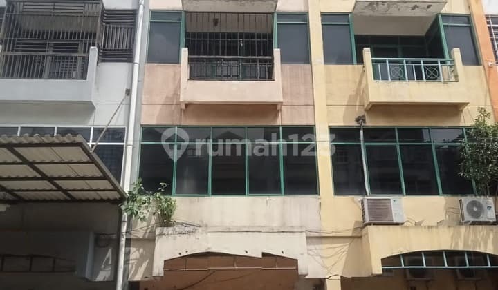 For Rent: Shop House at Pengampon Square Surabaya